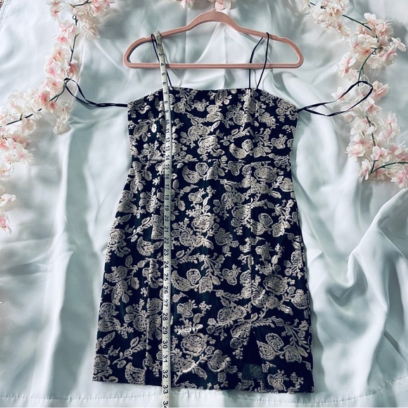 NWT Embroidered Bodycon Dress - Picture 3 of 7